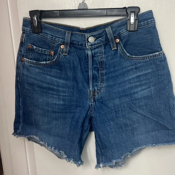 Original 501 Levi Jean shorts, cut offs, raw hems, Sz. 27, button up fly, EUC - Picture 2 of 14